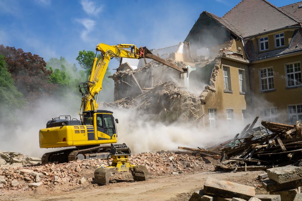 How Residential Demolition Contractors Assess Structural Safety